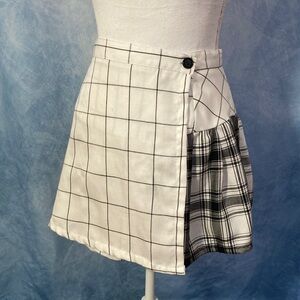 💜2for$35💜Rue21 Black & White Checkered Wrap Mini Skirt with Side Plaid Panel Y2K